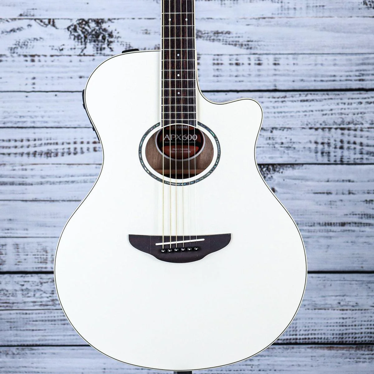 Yamaha APX600 Thinline Cutaway Acoustic Guitar | Vintage White